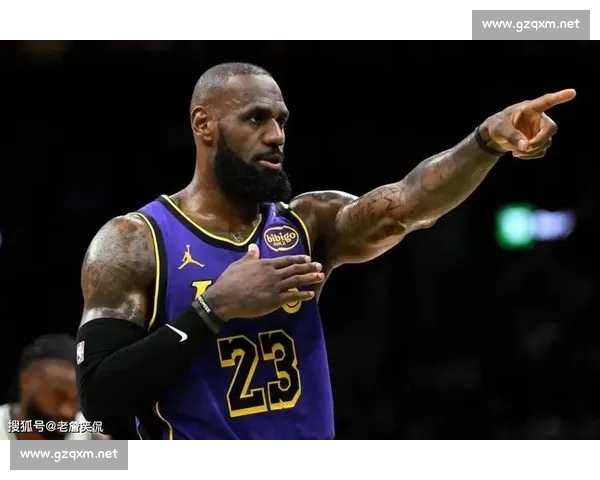 詹姆斯质疑戒指文化遭名嘴炮轰:立场矛盾引争议 詹姆斯质疑戒指文化遭名嘴炮轰:立场矛盾引争议